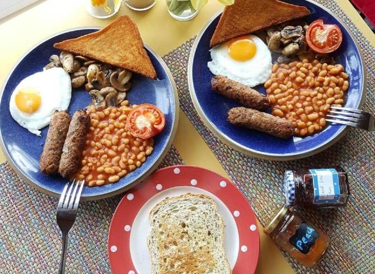 مبيت وإفطار High Noon Guest House