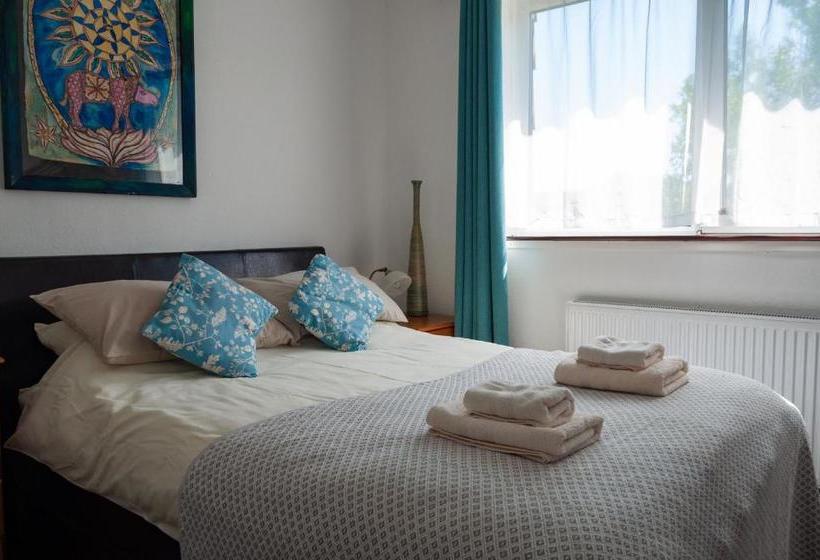 مبيت وإفطار High Noon Guest House