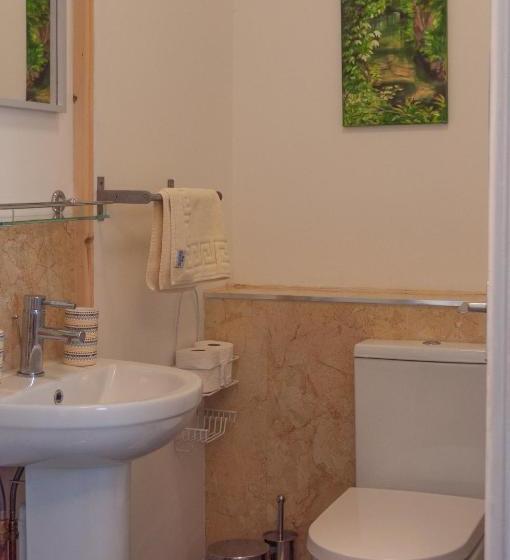 مبيت وإفطار High Noon Guest House