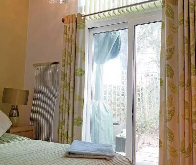 Bed and Breakfast Llamas Pyjamas