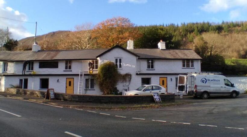 مبيت وإفطار Pen Y Bont