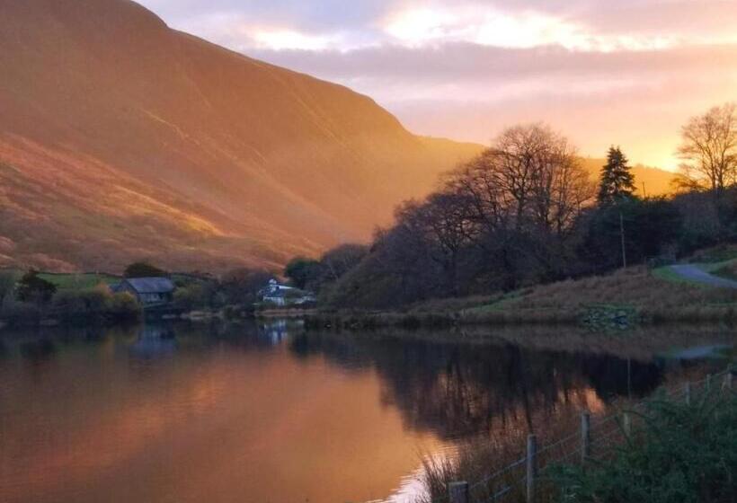 مبيت وإفطار Pen Y Bont