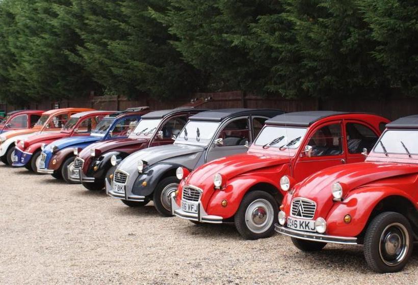 مبيت وإفطار The Hawkenbury