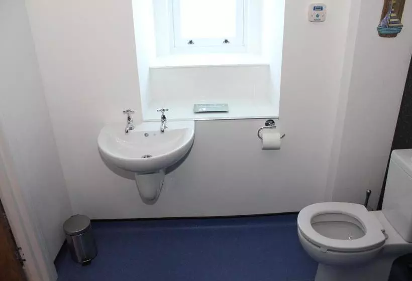 تختخواب و صبحانه Marine Rooms