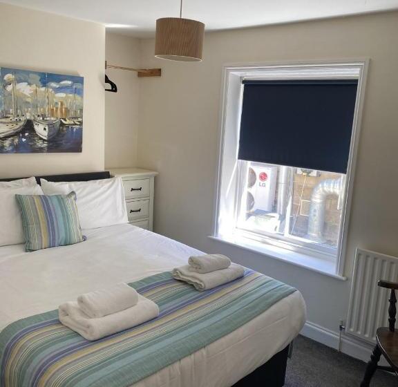 مبيت وإفطار The Pier Inn