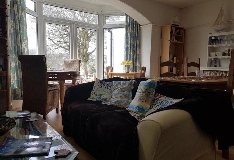 مبيت وإفطار Tregarth House