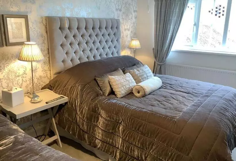 Birtles Farm Bed And Breakfast