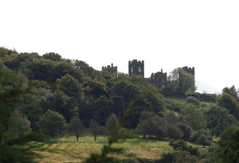 Castle Green Bed And Breakfast