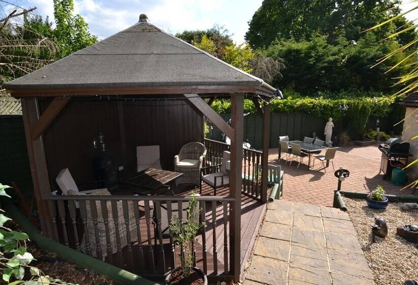 Castle Green Bed And Breakfast