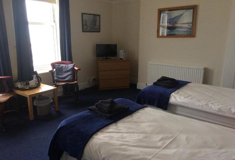 فندق Royal Temple Yacht Club