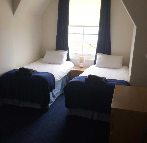 فندق Royal Temple Yacht Club