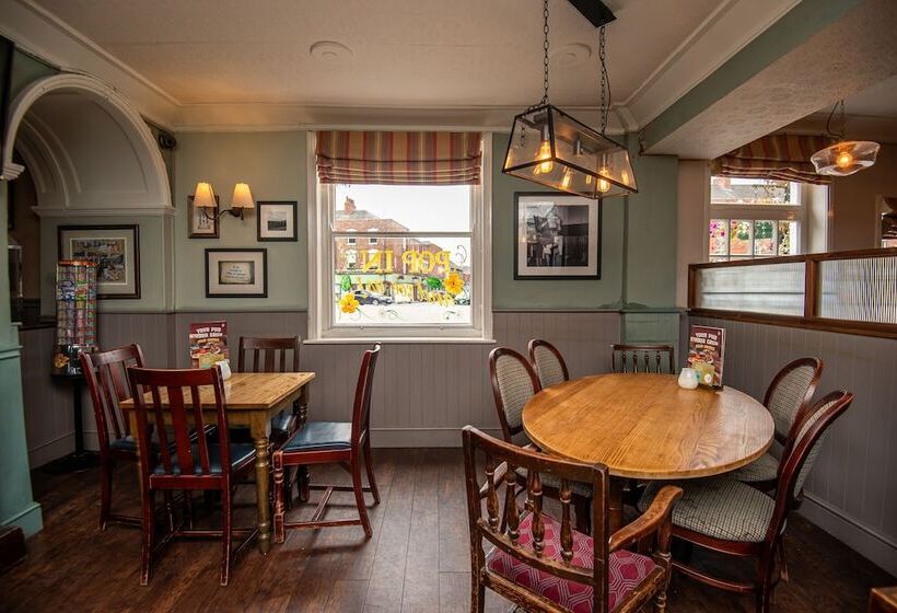 호텔 The George Inn