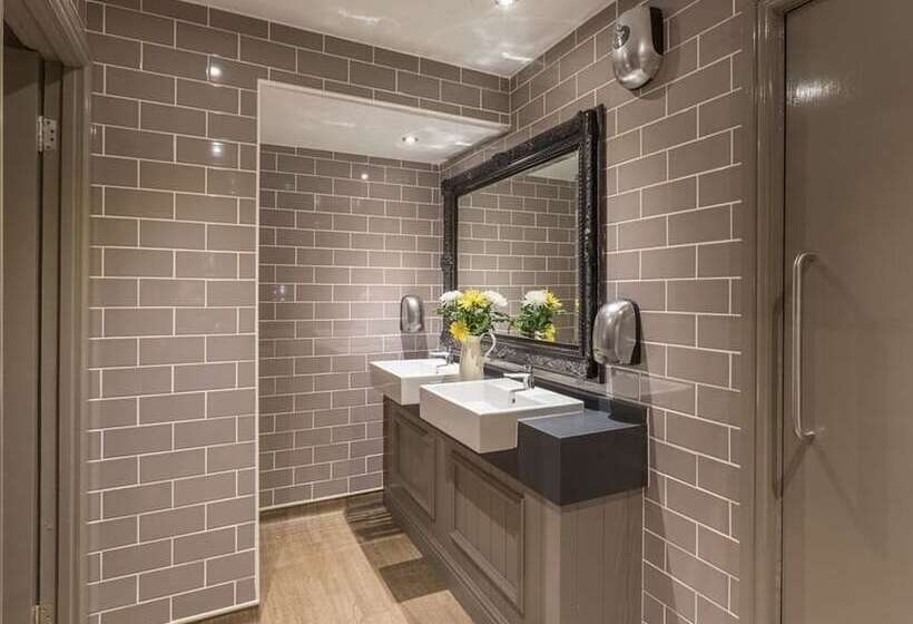 호텔 The George Inn