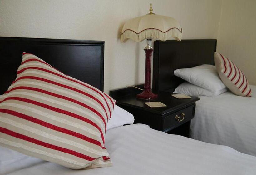 Отель The White Hart