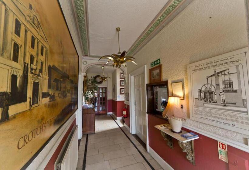 Отель The White Hart