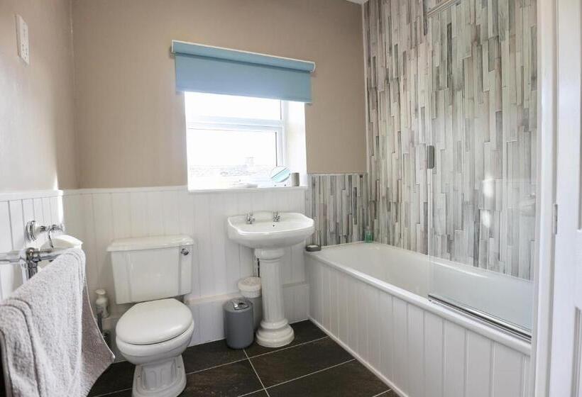 Ivy Cottage Bed & Breakfast