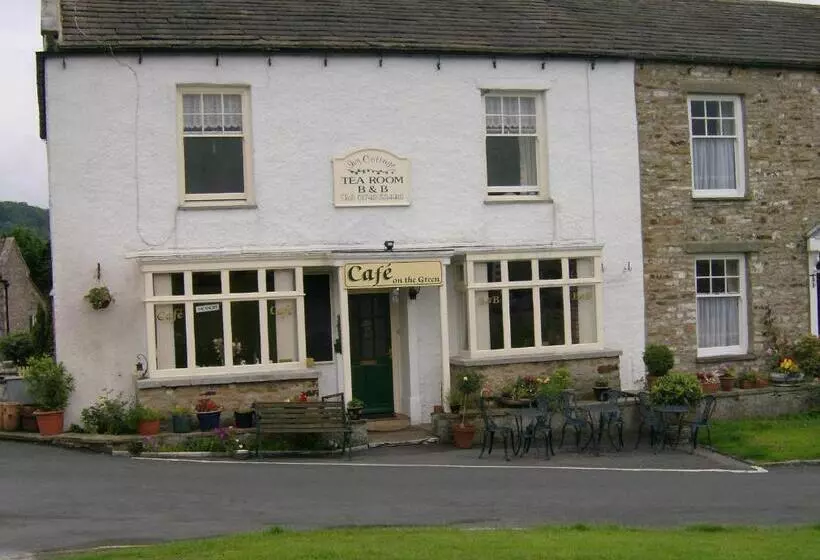 Ivy Cottage Bed & Breakfast