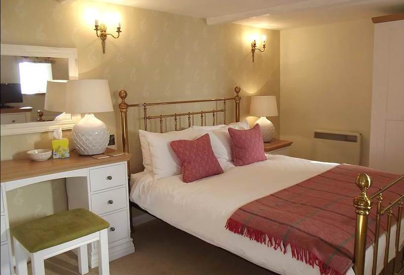 Kilbury Manor B&b