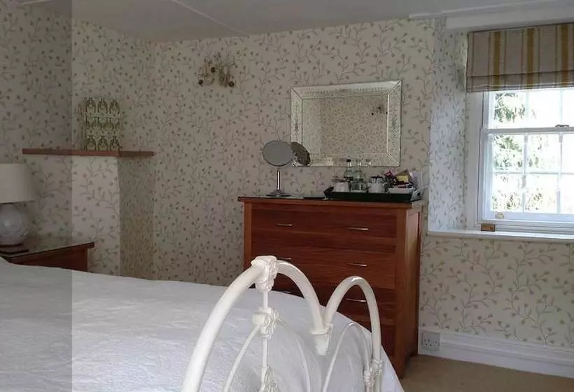 Kilbury Manor B&b