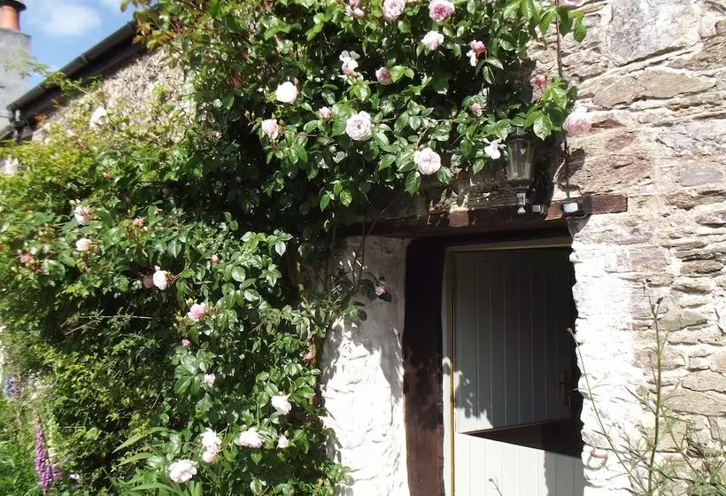 Kilbury Manor B&b