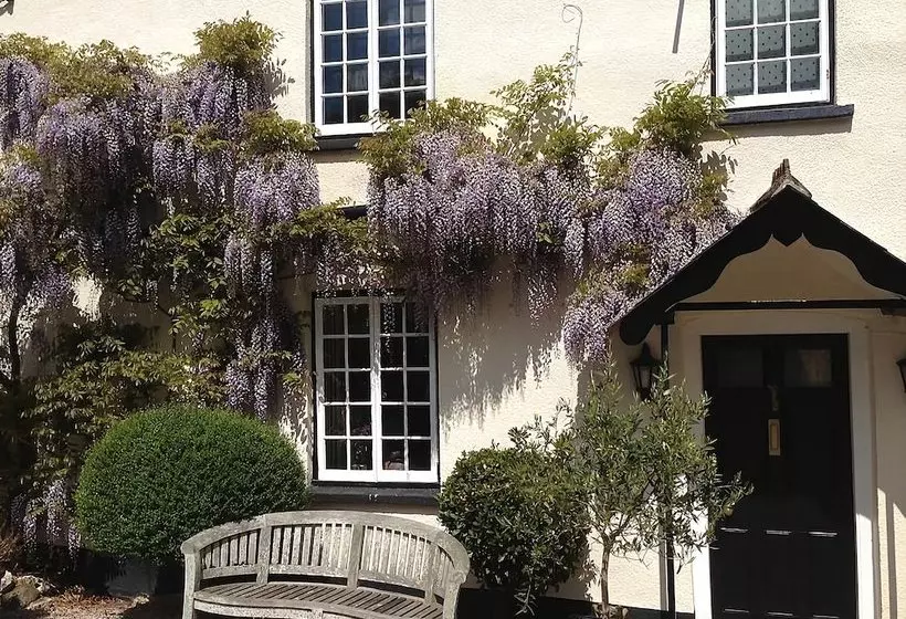 Kilbury Manor B&b