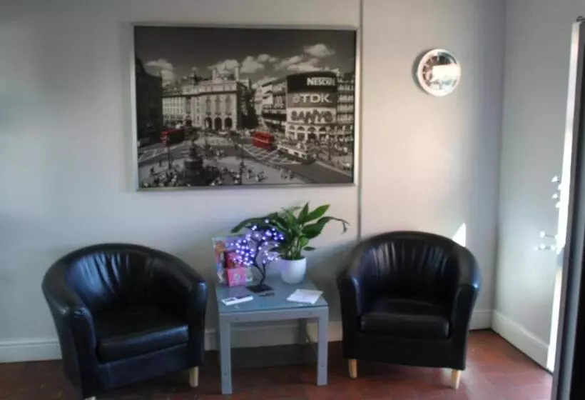 モーテル Redwings Lodge Dunstable