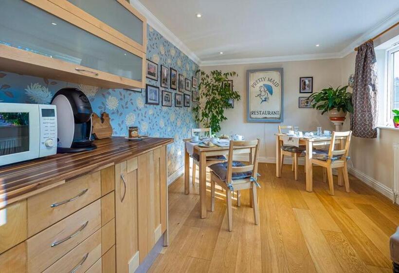 Pretty Maid House B&b