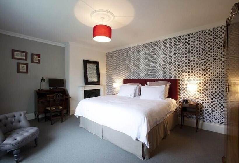 Ravenhurst Bed And Breakfast