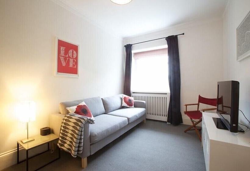 Ravenhurst Bed And Breakfast