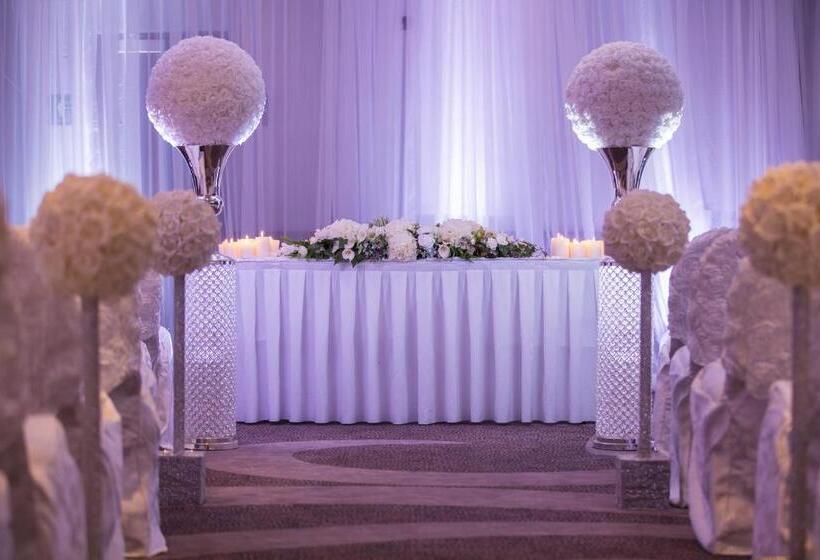 The Enniskillen Hotel And Motel