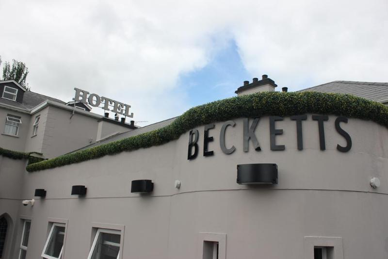 The Enniskillen Hotel And Motel