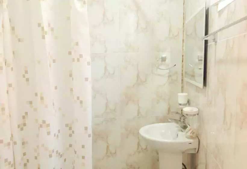 هاستل Lelis Guest House