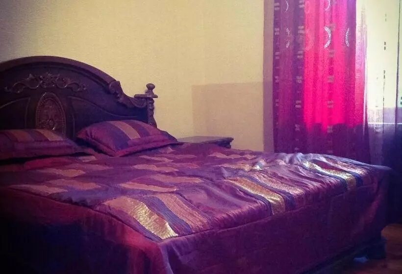 هاستل Lelis Guest House