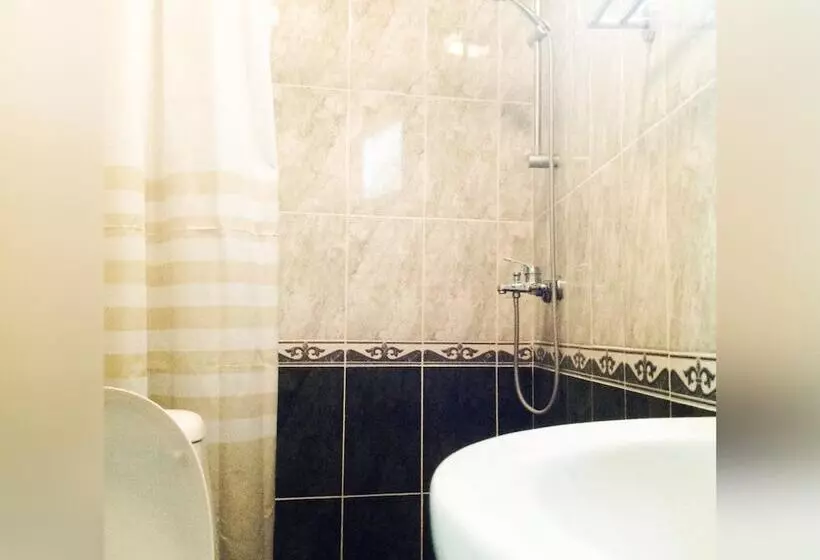 هاستل Lelis Guest House