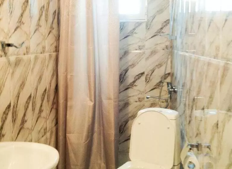 هاستل Lelis Guest House