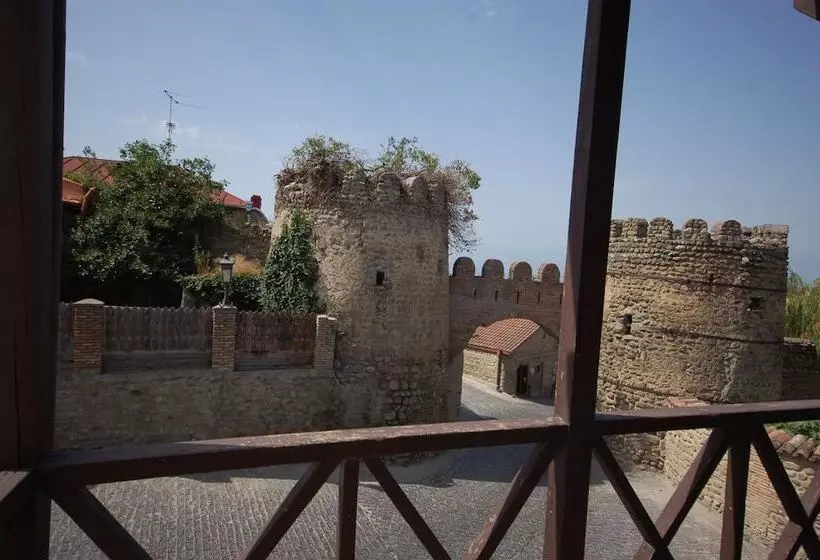 هاستل Lelis Guest House