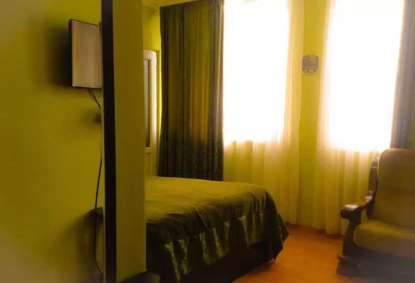 هاستل Lelis Guest House