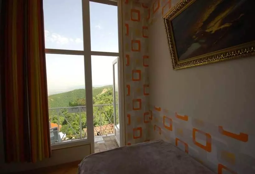 هاستل Lelis Guest House