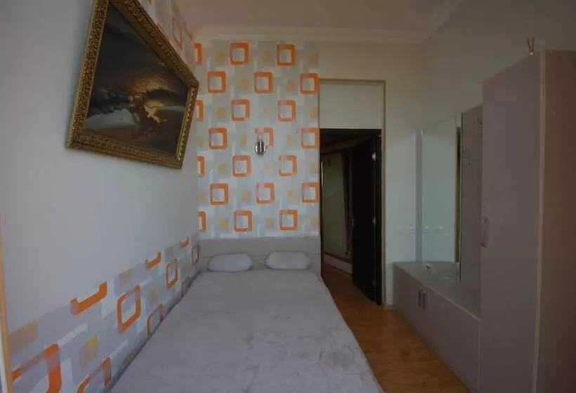 هاستل Lelis Guest House