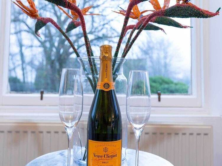 تختخواب و صبحانه Fernbank House