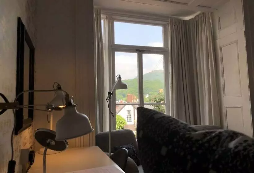 تختخواب و صبحانه Greenbank Lodge Llangollen