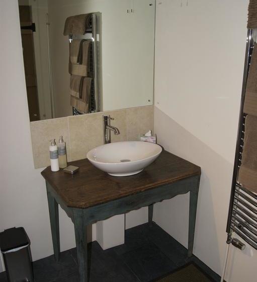 Bed and Breakfast T's At Lower Rudloe Farm