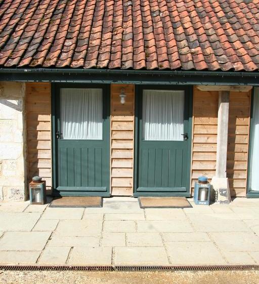 Bed and Breakfast T's At Lower Rudloe Farm