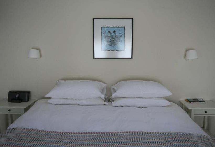 Bed and Breakfast T's At Lower Rudloe Farm