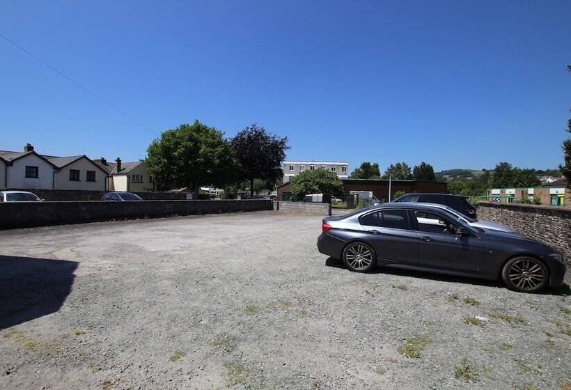 Bed and Breakfast The Beacons Guest House