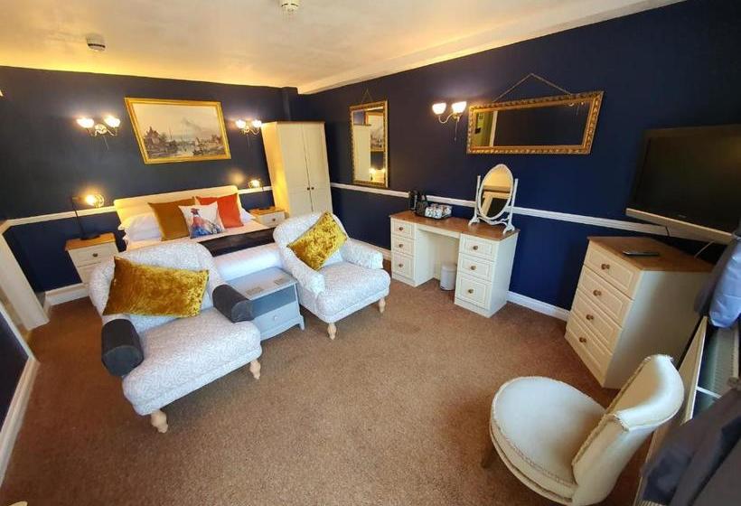 민박 The Snooty Fox