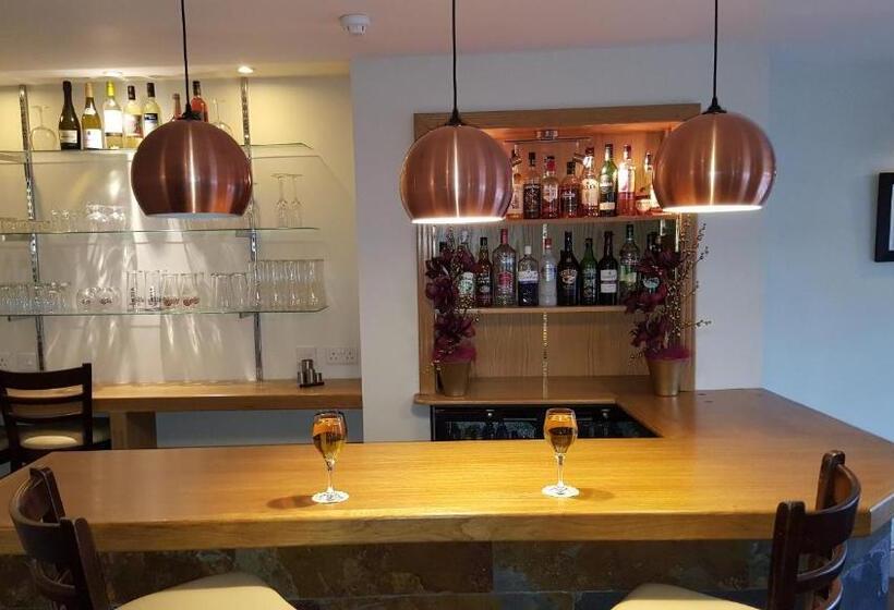 فندق Castle Limes