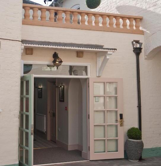 فندق Castle Limes