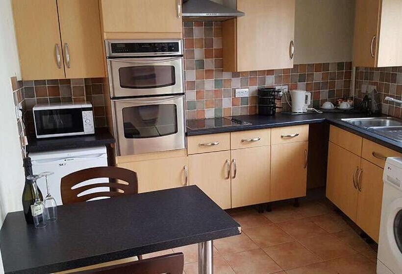 فندق Castle Limes