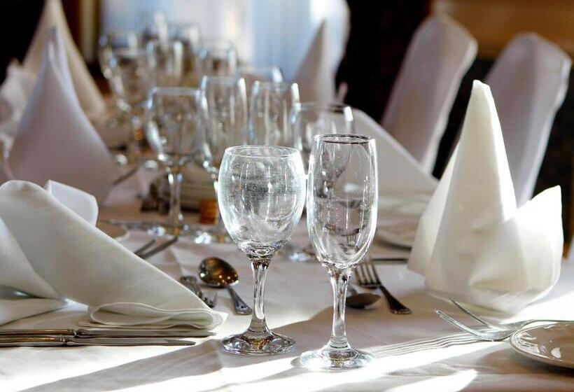 فندق Cressfield Country House